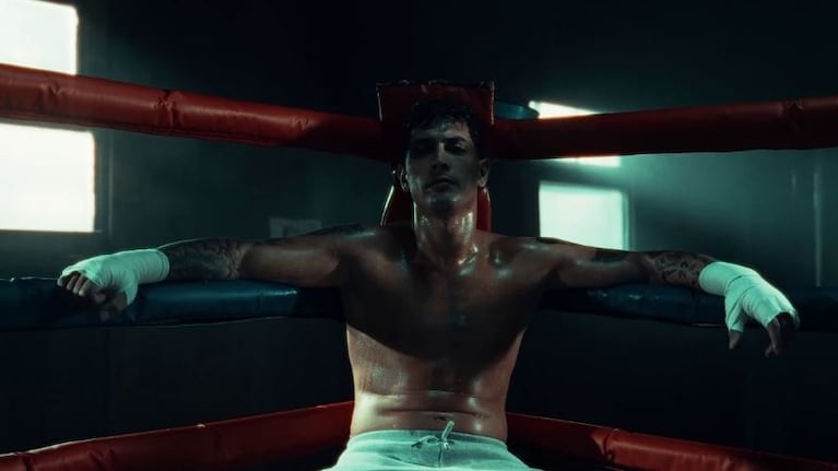 Fer Olmedo se puso en modo boxeador para el nuevo lanzamiento de DesaKTa2.