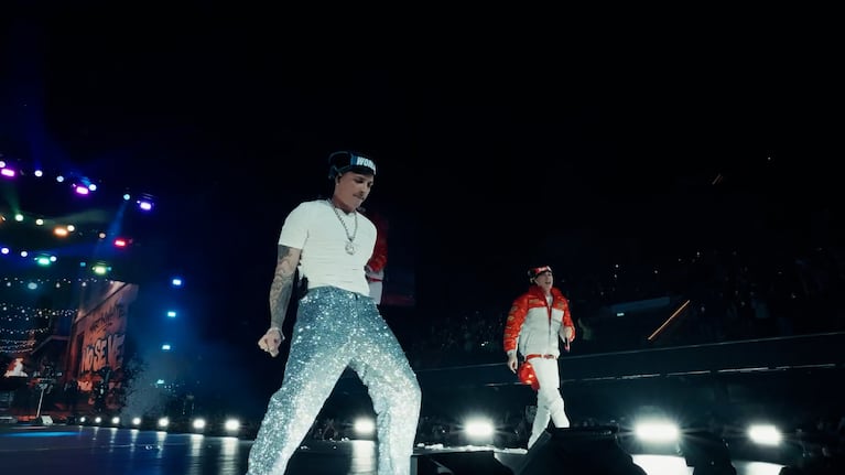 Fer Olmedo y Martinwhite hicieron "No se ve / Chingon" en el Movistar Arena.