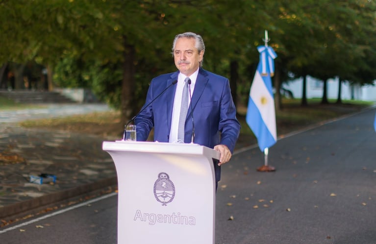 Fernández aclaró que las restricciones se deben cumplir en todo el país.