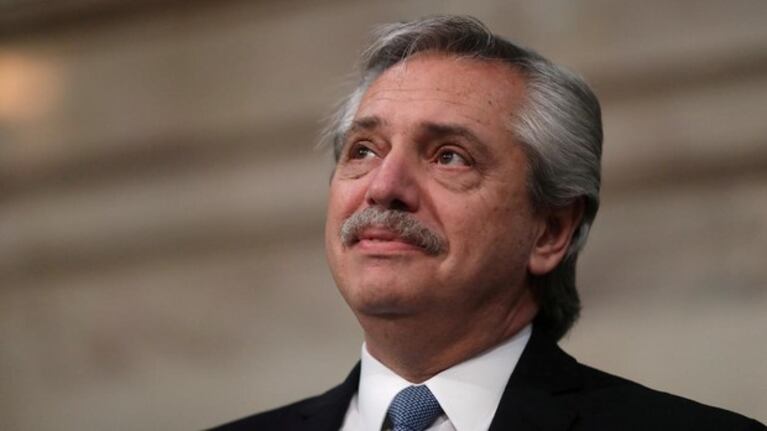 Fernández, frente a un escándalo por violar la cuarentena que él mismo decretó.