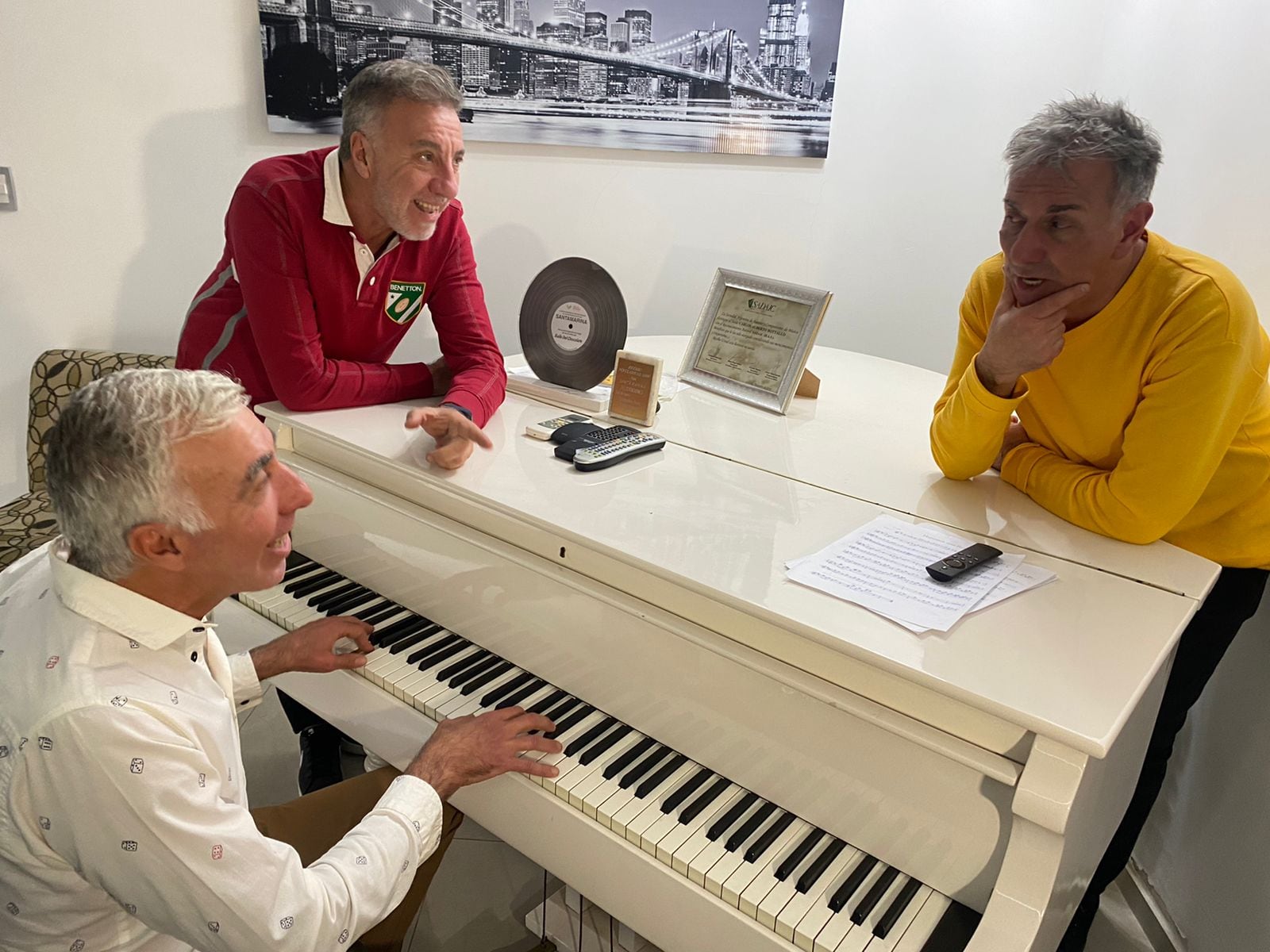 Fernando, Carlos y Rubén, los tres hermanos detrás de Santamarina. 