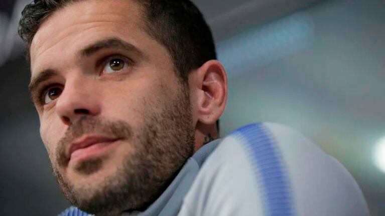 Fernando Gago en pareja con Verónica Laffitte.