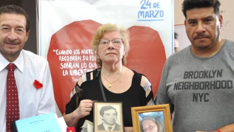 Fernando y Ricardo Albareda junto a su madre Susana Montoya.