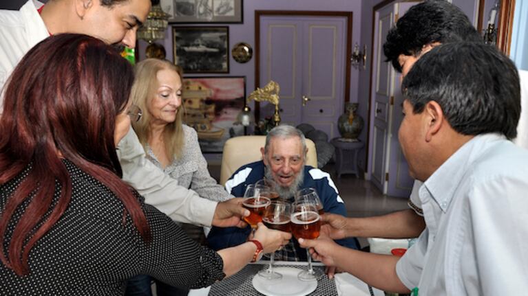 Fidel Castro celebró sus 89 con Maduro y Evo Morales. Foto: Estudios Revolución.