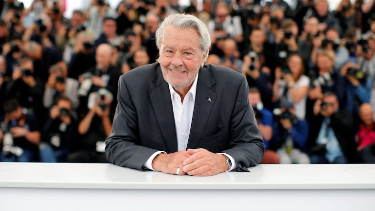 FILE PHOTO: 72nd Cannes Film Festival - Honorary Palme d’Or Award - Photocall - Cannes, France, May 19, 2019. Alain Delon poses. REUTERS/Jean-Paul Pelissier/File Photo