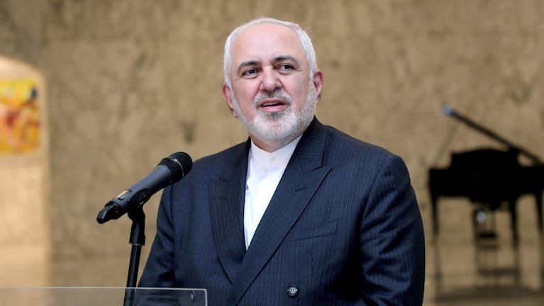 FILE PHOTO: Iran's Foreign Minister Mohammad Javad Zarif speaks at the presidential palace in Baabda, Lebanon August 14, 2020. Dalati Nohra/Handout via REUTERS/File Photo