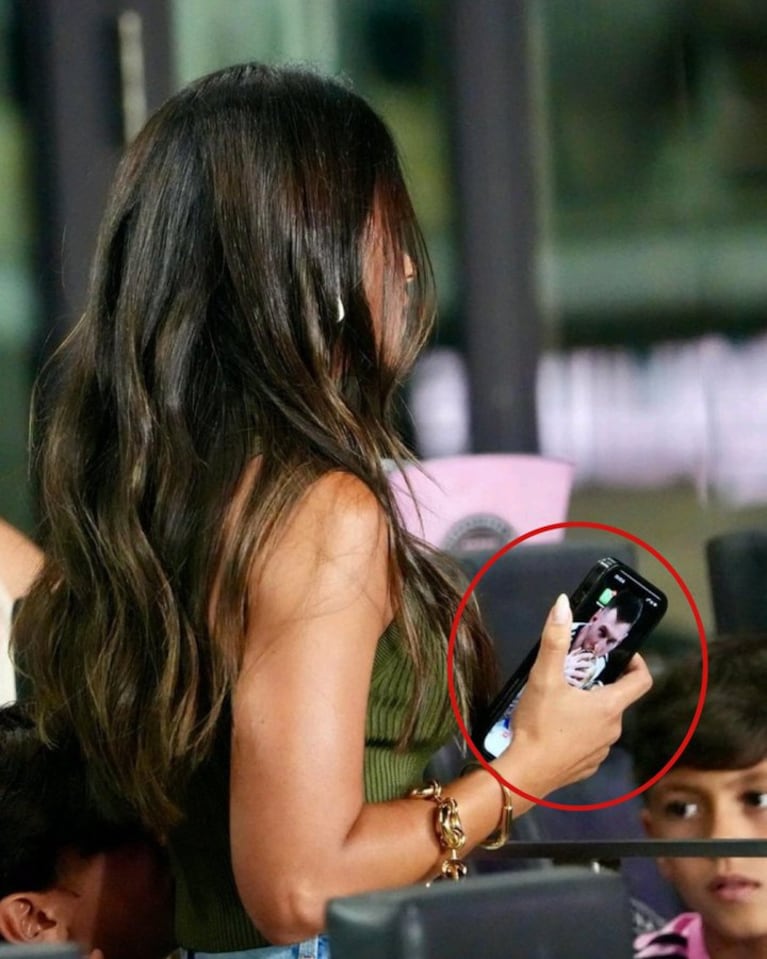 Filtraron la épica foto de Messi que tiene Antonela Roccuzzo de fondo de pantalla