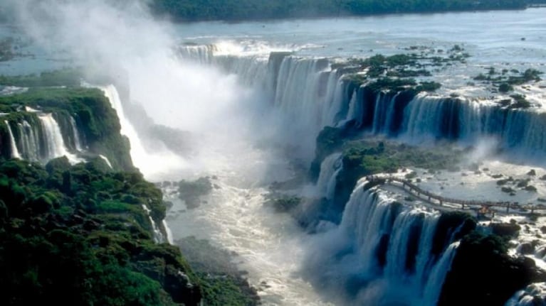 Fin de semana largo: cuánto sale volar a Buenos Aires, Bariloche, Cataratas y Mendoza desde Córdoba