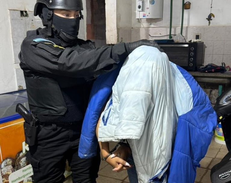 Fingían tener un kiosco pero en realidad vendían cocaína: dos mujeres y un menor detenidos