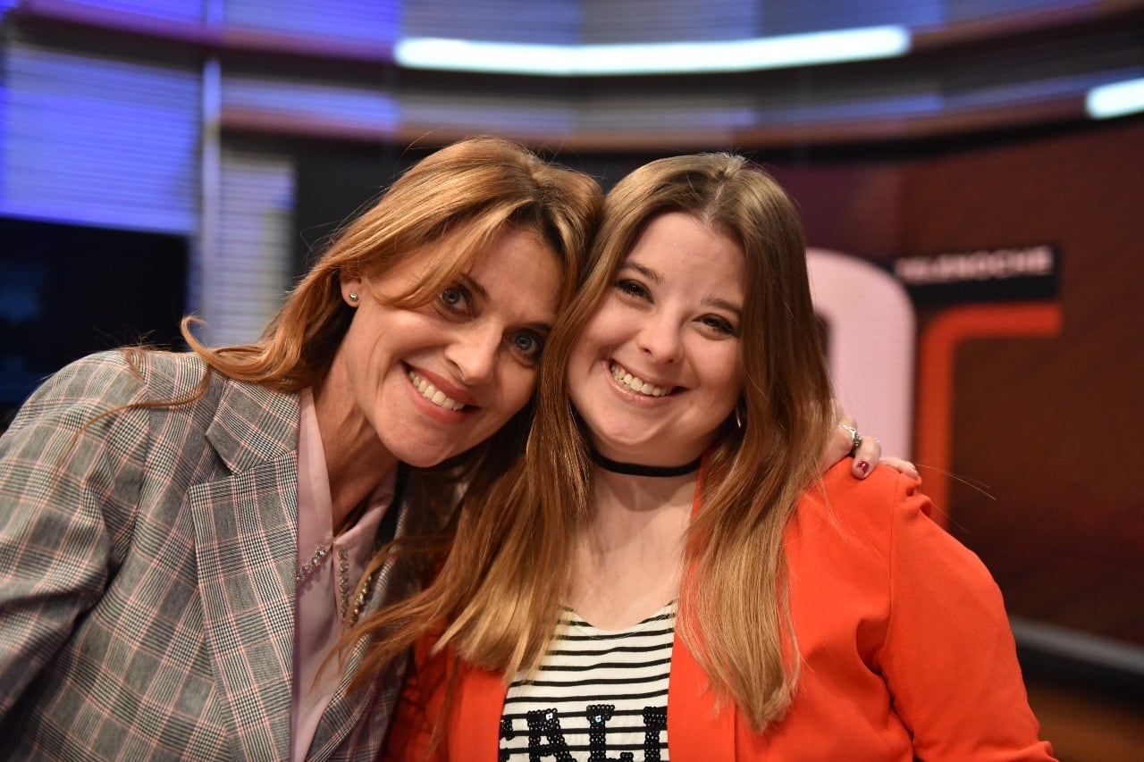 Flavia Iros y Malena Pozzobon, juntas en el noticiero de El Doce. Foto: Lucio Casalla / ElDoce.tv.