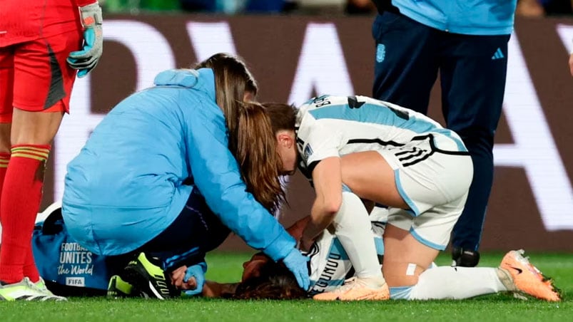 Florencia Bonsegundo se lesionó la rodilla. 