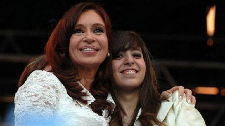 Florencia y Cristina Kirchner, investigadas por la Justicia.