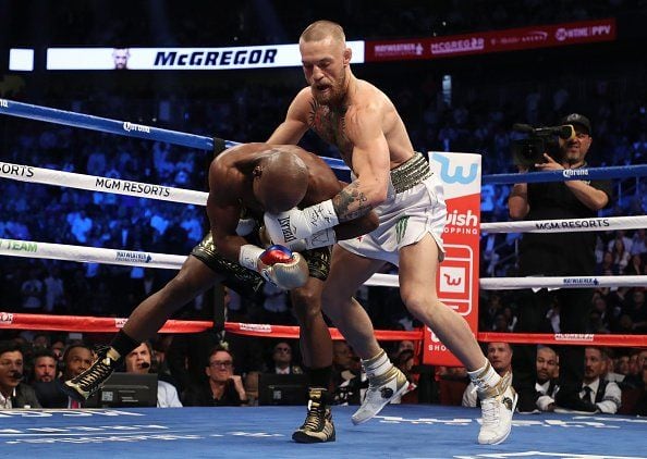 Floyd Mayweather noqueó a Conor McGregor en el combate del año.