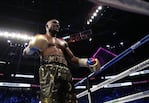 Floyd Mayweather noqueó a Conor McGregor en el combate del año.