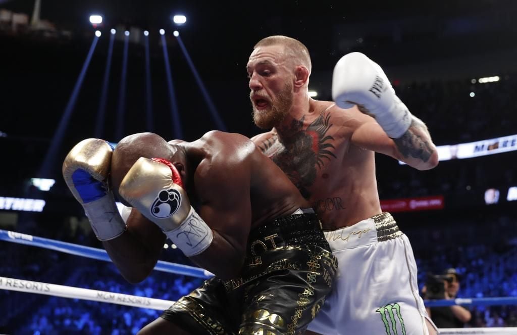 Floyd Mayweather noqueó a Conor McGregor en el combate del año.