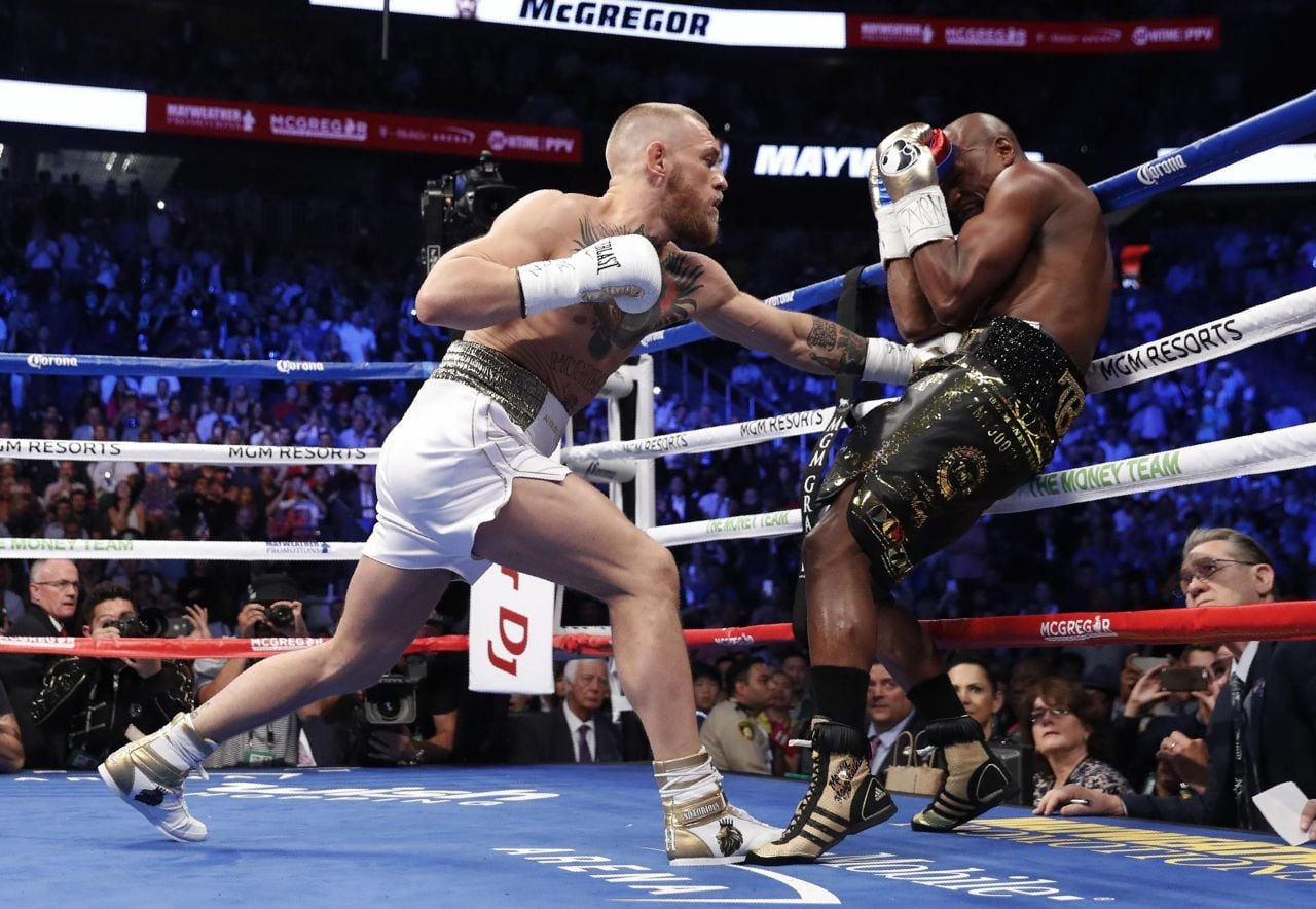 Floyd Mayweather noqueó a Conor McGregor en el combate del año.