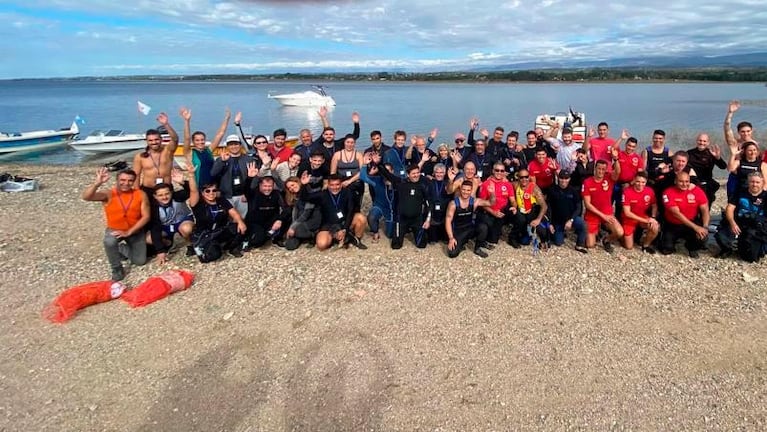 "Fondo limpio": 45 buzos voluntarios limpiaron el dique Los Molinos