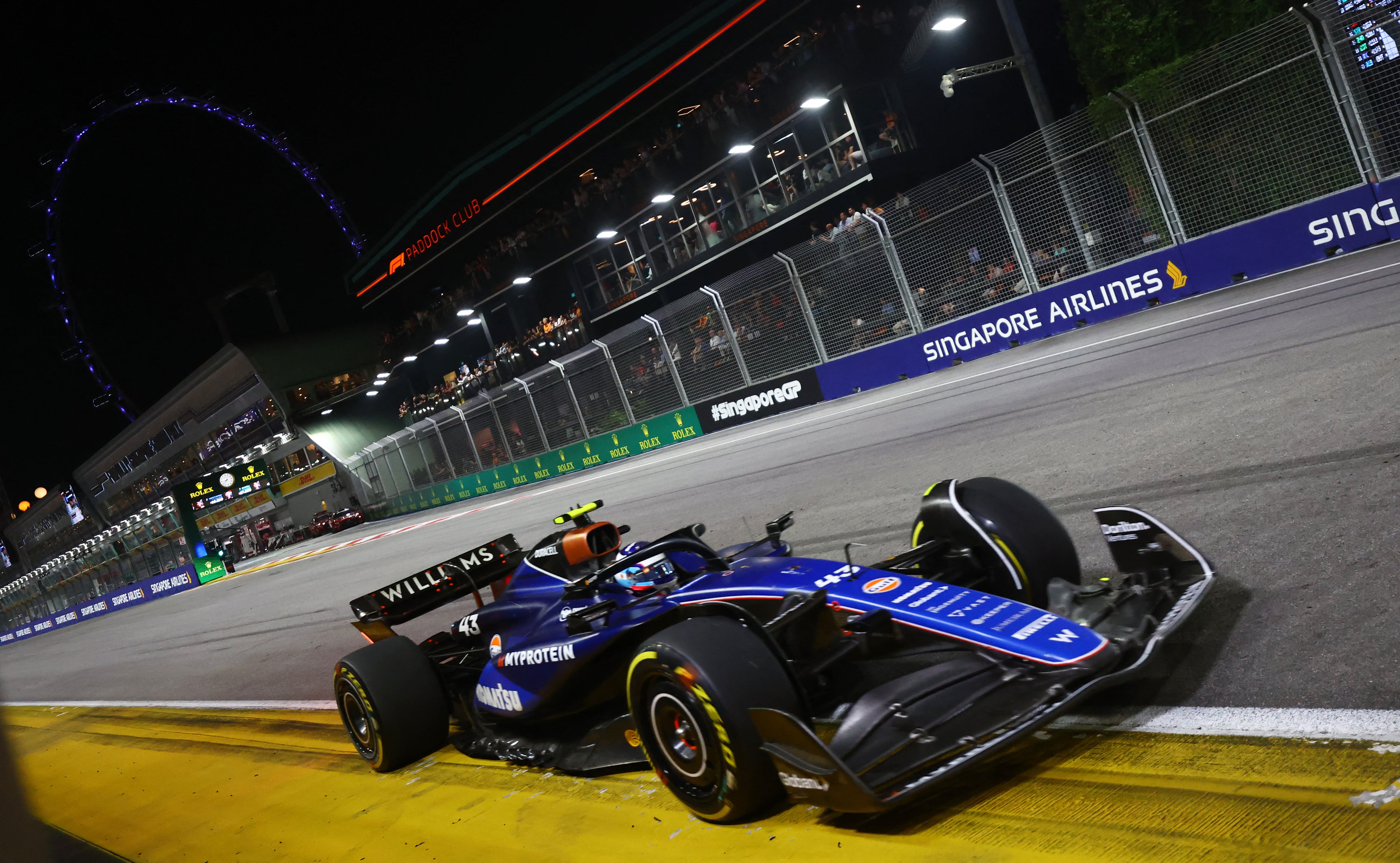 Formula One F1 - Singapore Grand Prix - Marina Bay Street Circuit, Singapore - September 22, 2024 Williams' Franco Colapinto in action during the race REUTERS/Edgar Su