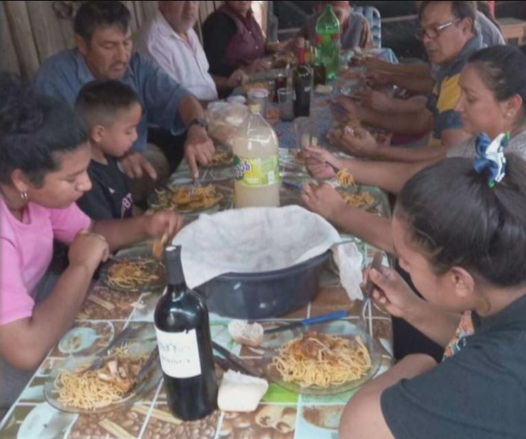 Foto del último almuerzo de Loan antes de desaparecer. (Foto: captura de TN)