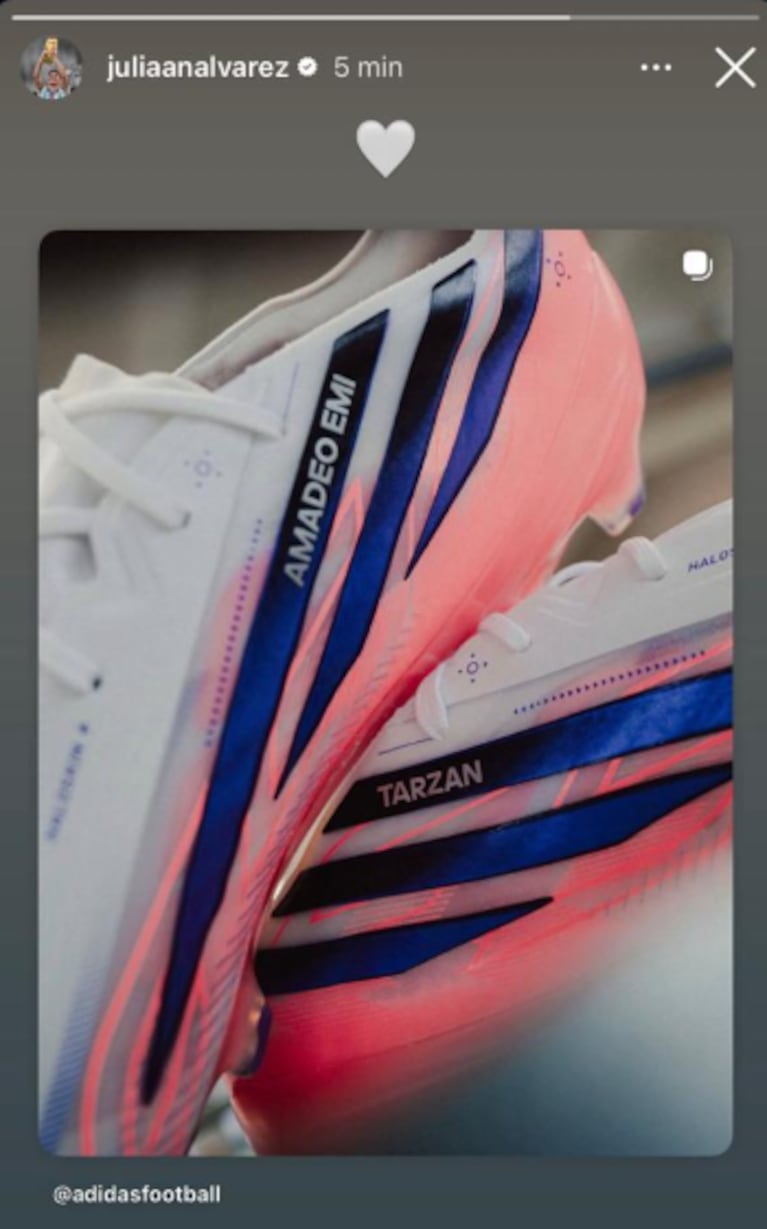 Foto: el detalle especial en los botines de Julián Álvarez antes del duelo contra Suiza