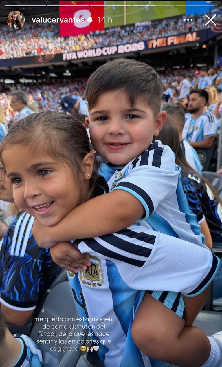 Fotos y sentidos mensajes de las parejas de la Selección tras la final perdida con España