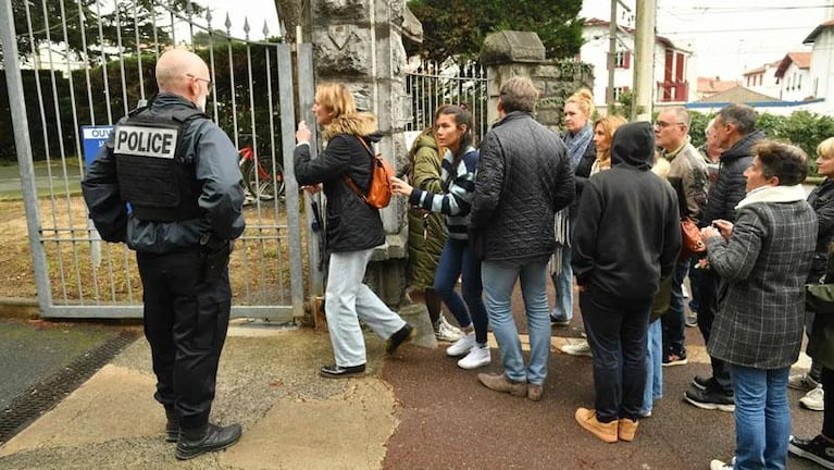 Francia: un alumno mató a su maestra a cuchillazos en plena clase