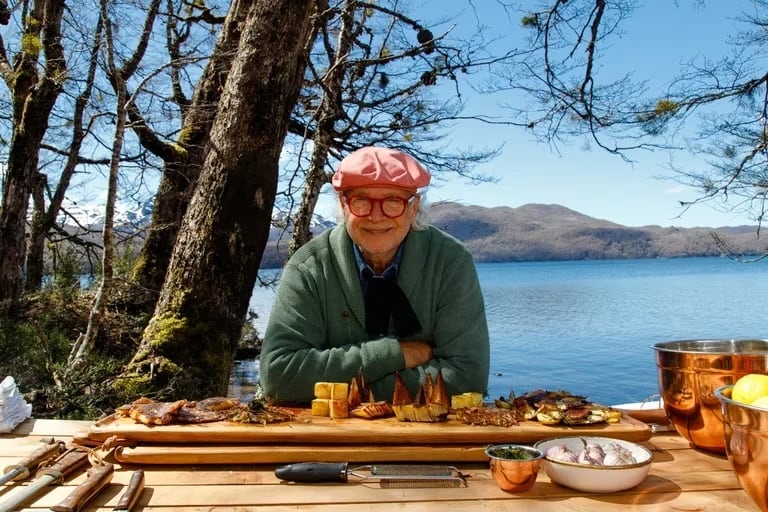 Francis Mallmann cocinó un pan de 15 kilos y compartió la receta.