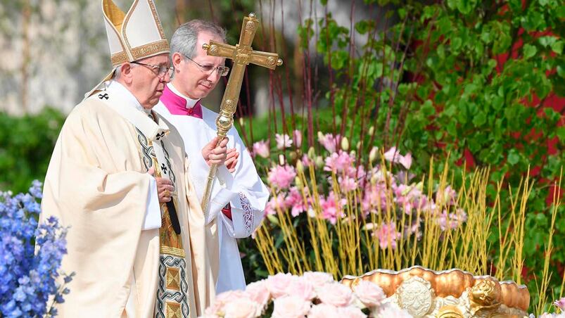  Francisco pidió por “todo el Oriente Miedo”.