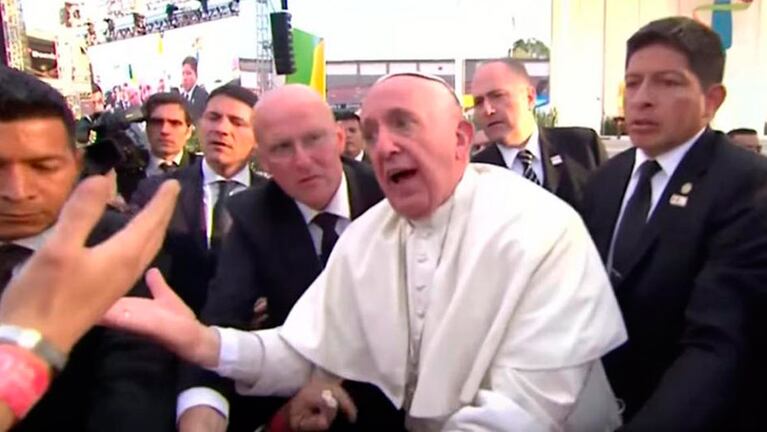 Francisco se enojó con uno de los fieles. 