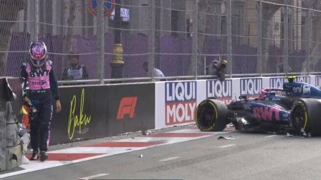 Franco Colapinto chocó en Bakú.