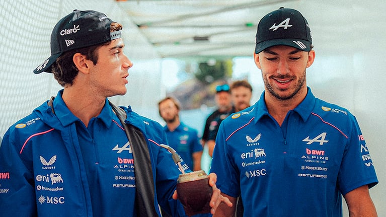 Franco Colapinto junto a Pierre Gasly.