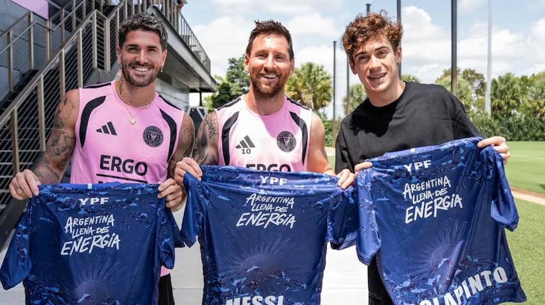 Franco Colapinto se reunió con Lionel Messi  y De Paul antes del Gran Premio de Miami de la Fórmula 1. (Foto: YPF vía Instagram)