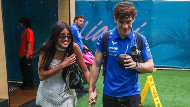 Franco Colapinto tras haber confirmado su noviazgo con Maia Reficco.