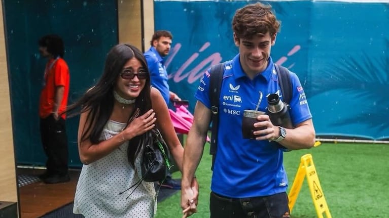 Franco Colapinto tras haber confirmado su noviazgo con Maia Reficco.