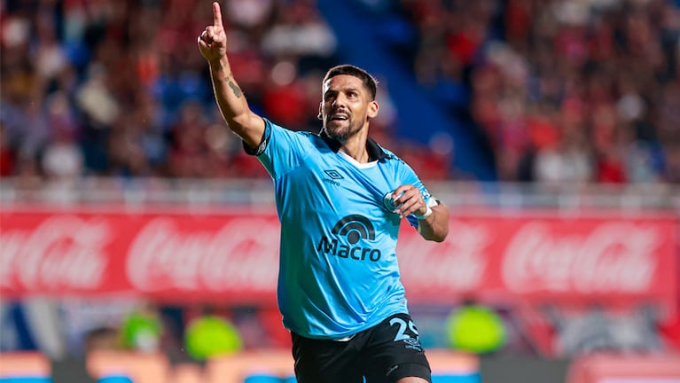 Franco Jara se desgarró en el partido ante Racing en Alberdi.