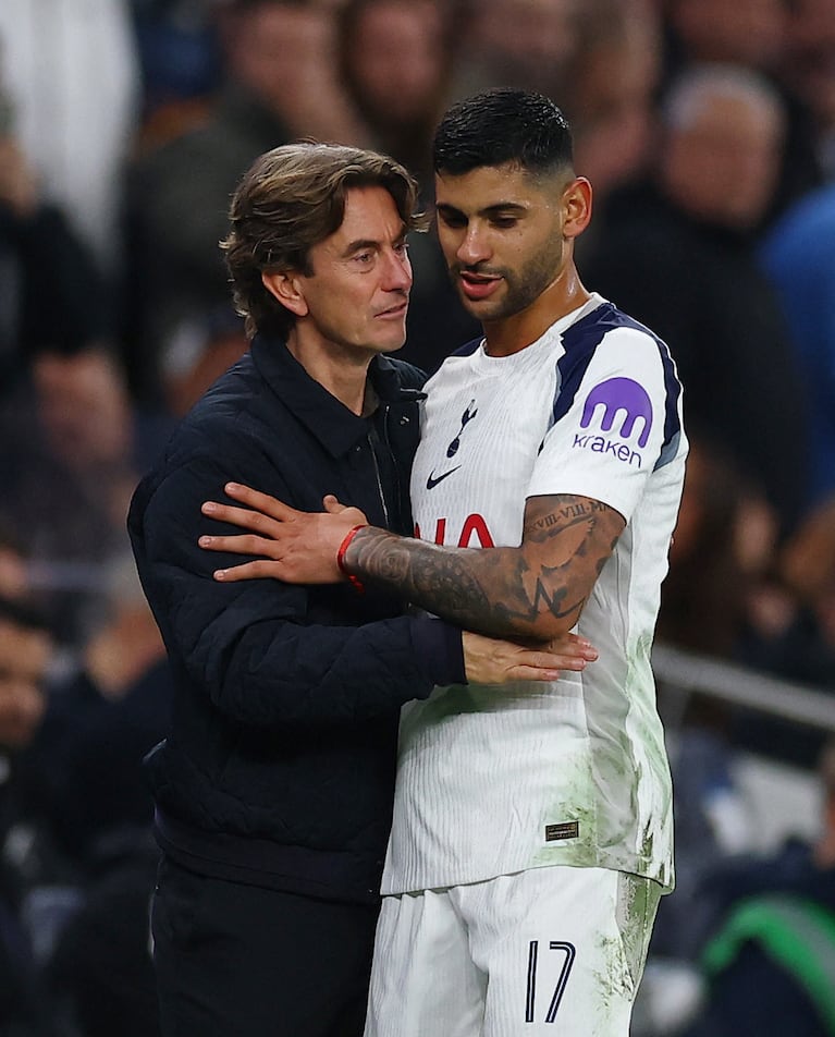 Frank Thomas y Cuti Romero. Reuters/Matthew Childs
