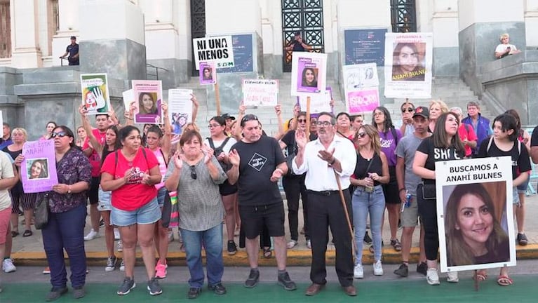 Frío y pensativo: cómo afrontó la indagatoria el acusado de matar a Anahí