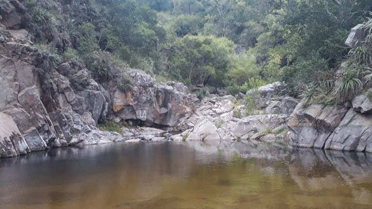 Fue a conocer una cascada en Río Ceballos y murió ahogado.