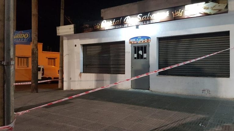 Fue a quejarse por un producto en mal estado y terminó apuñalado por el hijo del dueño del local 