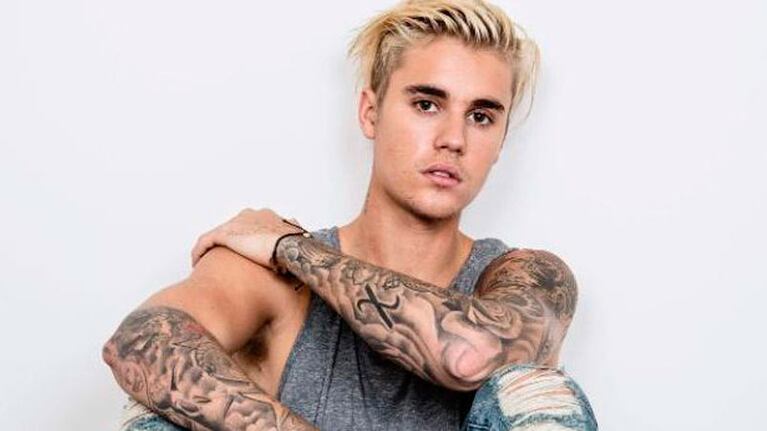 Fue el propio Justin quien explicó que era la mancha en su pantalón.