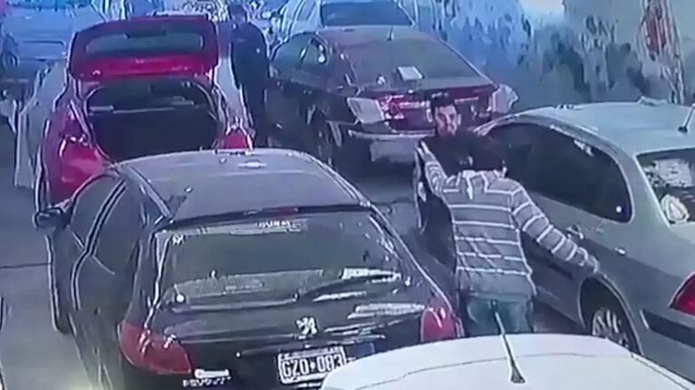 Fueron a buscar al mecánico y lo noquearon a golpes.