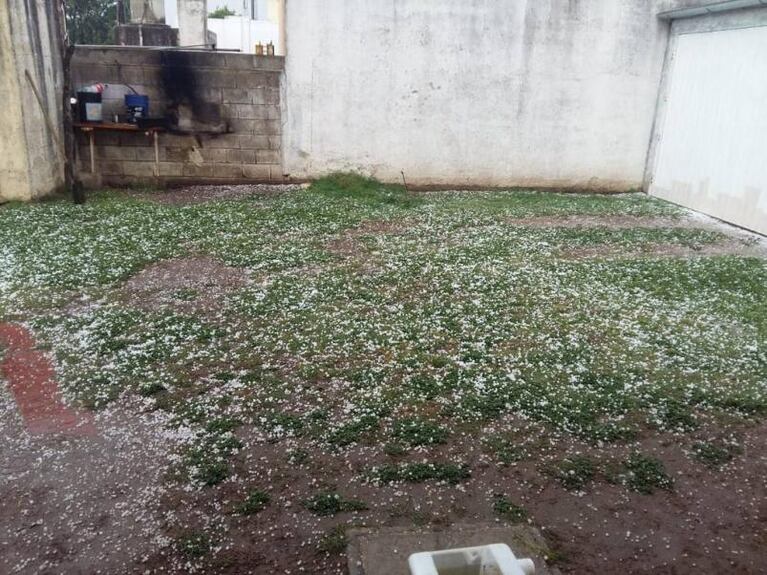 Fuerte caída de granizo en Sampacho: hay alerta para el oeste de Córdoba