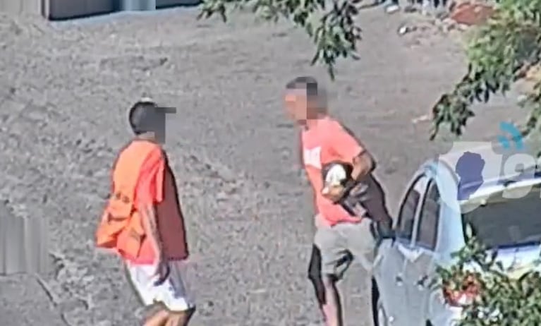 Fuerte disputa entre un naranjita y un conductor.