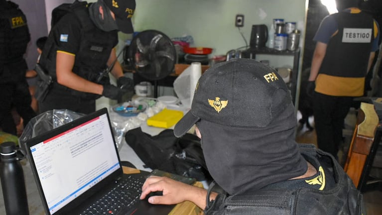 Fuerte operativo de la FPA en la ciudad de Córdoba. 