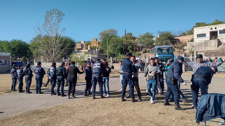 Fuerte operativo de seguridad en Villa Allende. Foto: Pablo Olivarez / El Doce.
