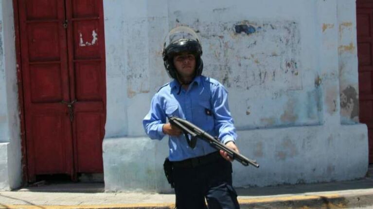 Fuerte represión a estudiantes que celebraban el fin de curso en Catamarca