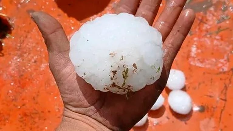 Fuerte tormenta en Córdoba: la zona en la que cayó granizo del tamaño de una pelota de tenis