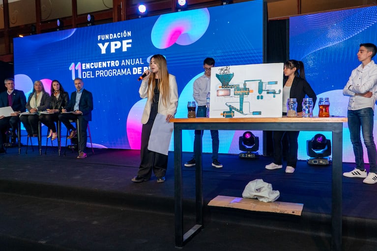 Fundación YPF reunió a más de 300 becarios en Vaca Muerta