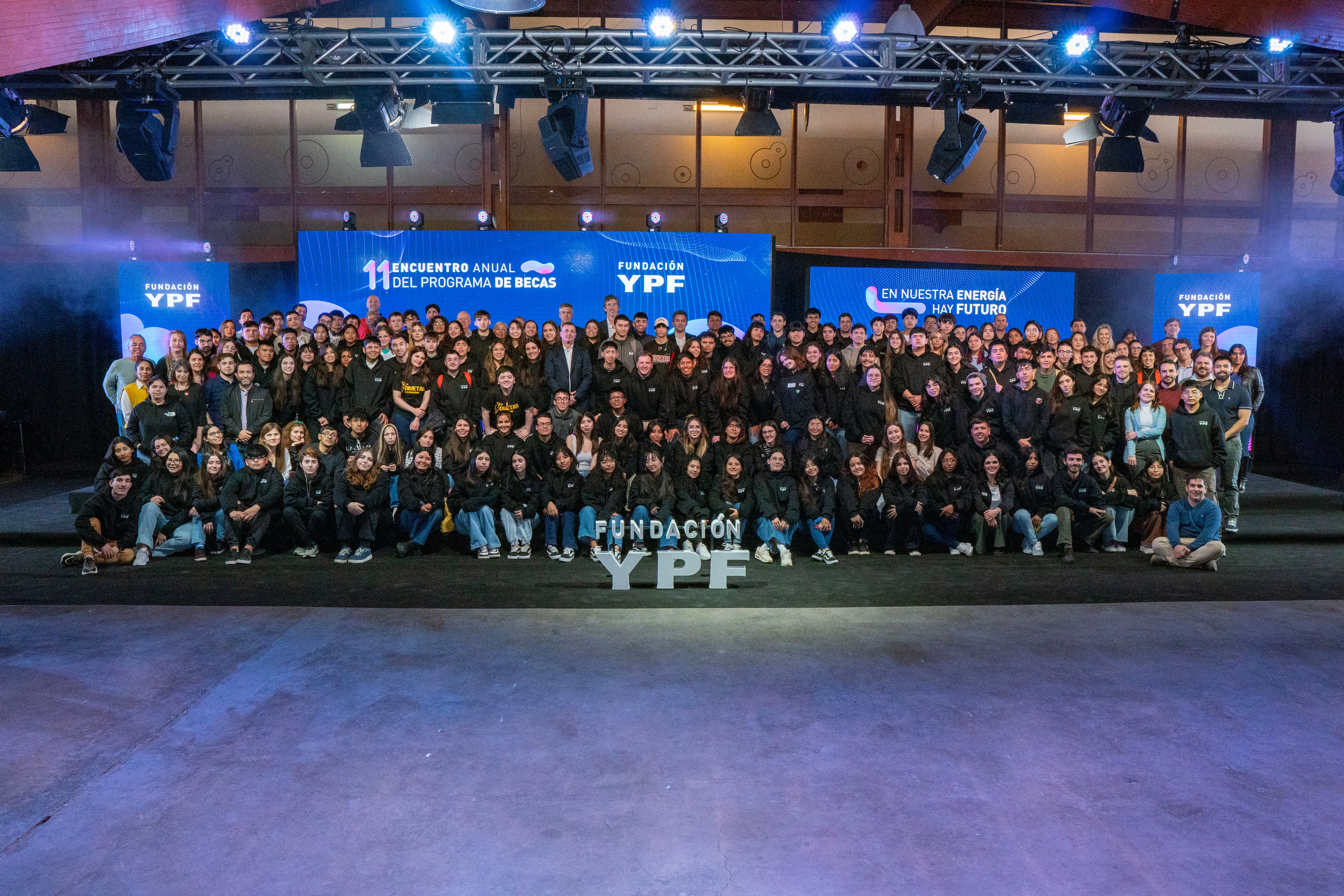 Fundación YPF reunió a más de 300 becarios en Vaca Muerta