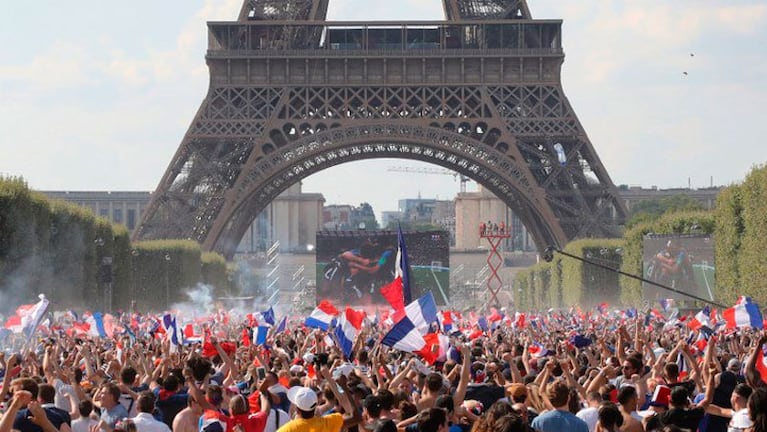 Furor en las calles: así vieron el partido miles de franceses.